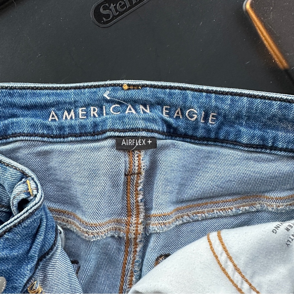 American Eagle Outfitters Ladies Blue Distressed Jeans - Picture 3 of 5